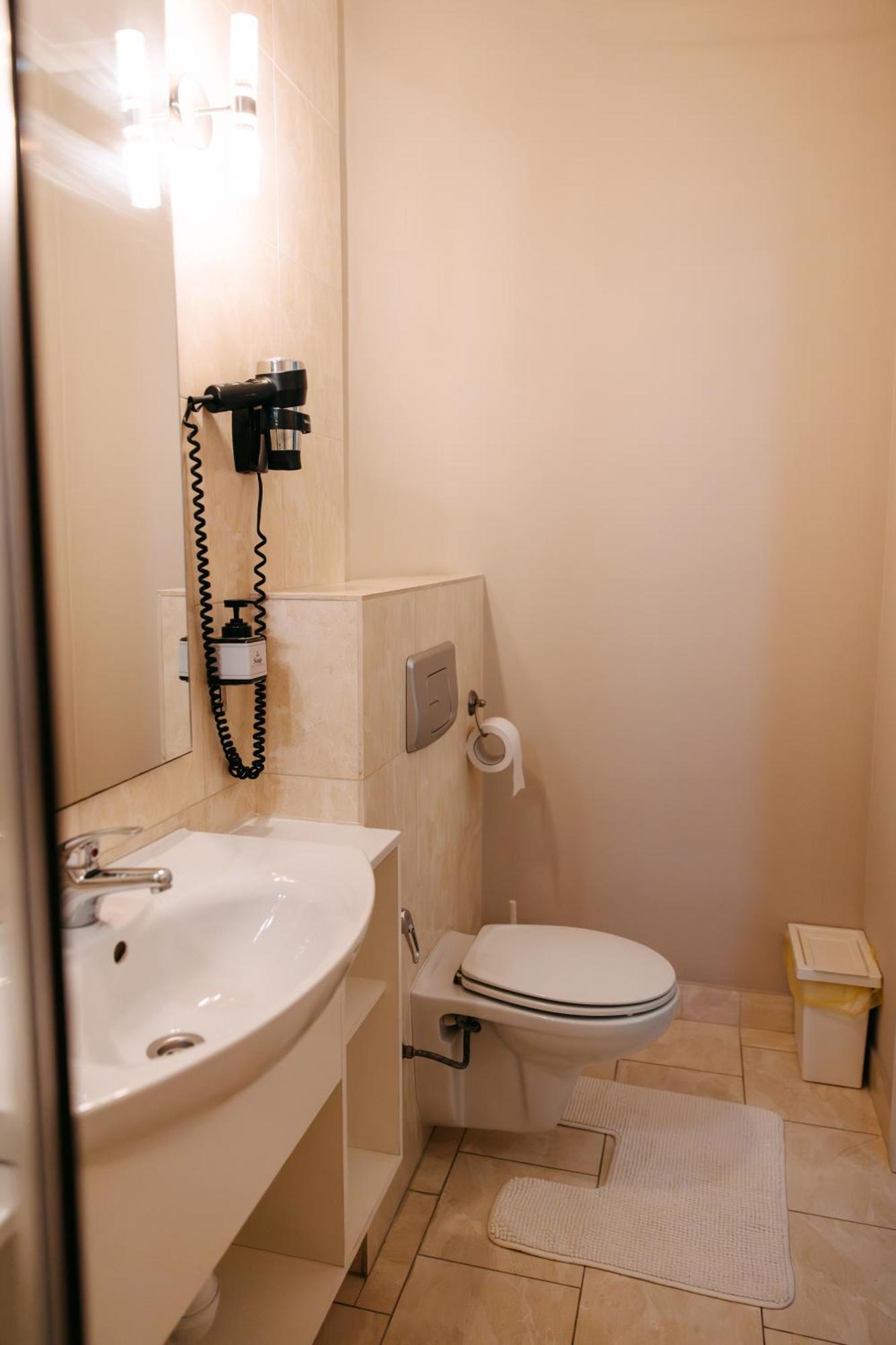 צ'יסינאו Summit Villa מראה חיצוני תמונה