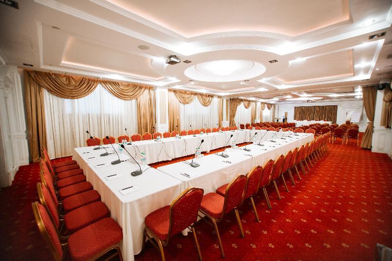 צ'יסינאו Summit Villa מראה חיצוני תמונה